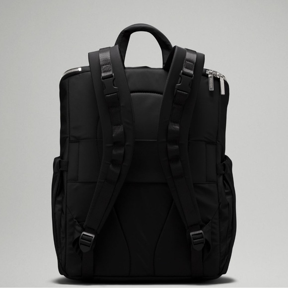 Lululemon New Parent Backpack in Black/Silver Drop - Picture 4 of 11